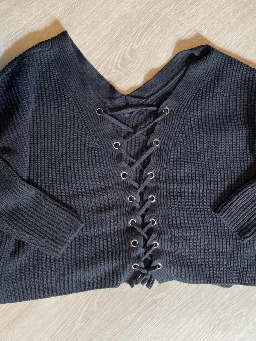 Womens Lace-Up V-Neck Chunky Knit Sweater - Navy Bleu
